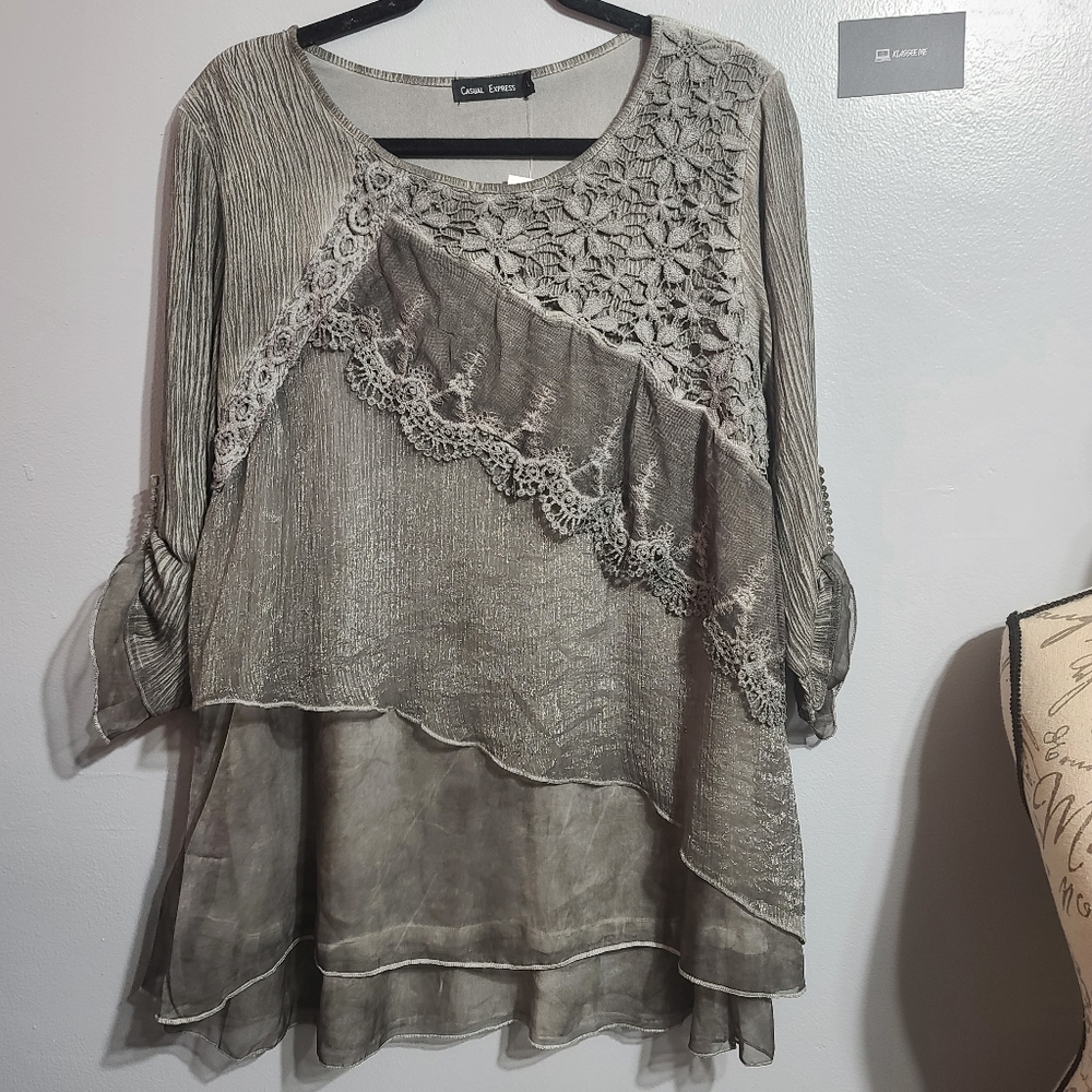 NWT Casual Express Gray Lace Long Sleeve Size L